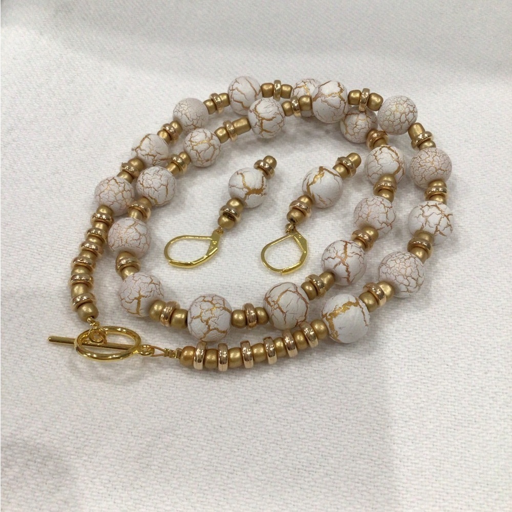 Chic Gold and Cream Beaded Necklace and Earring Set - Picture 12 of 12
